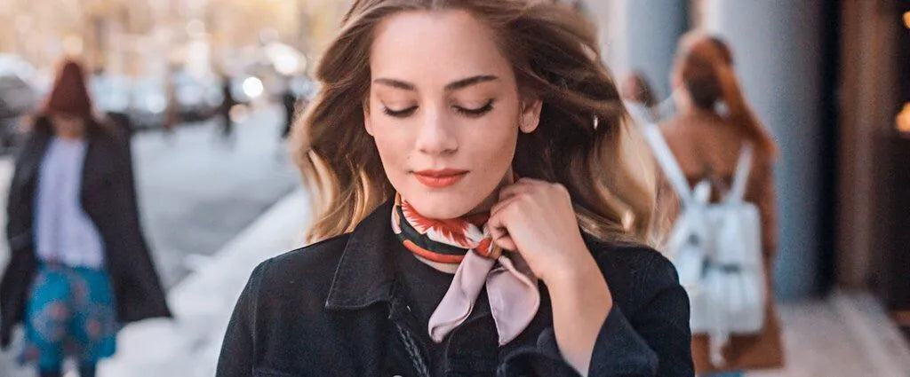 How to get a sleek ponytail with frizzy hair